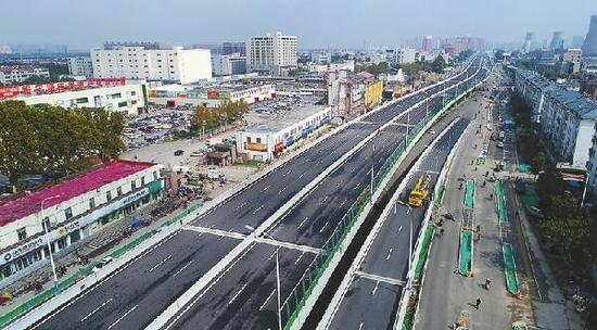 工业北路快速路的高架路面各项配套设施基本建设完成