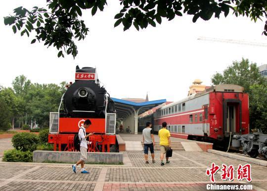 图为山东建筑大学的“火车餐厅”,吸引校内外的“吃货”去一探究竟。资料图