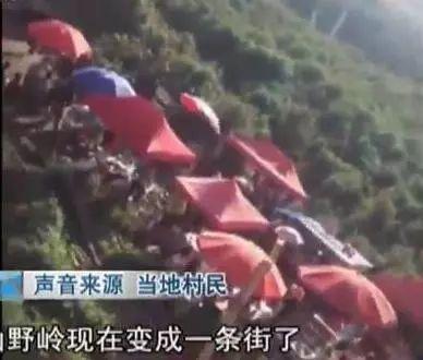 这还不算啥!因为人多,民警赶来维持秩序;因为有客流,公交车都搞起了客运专线!