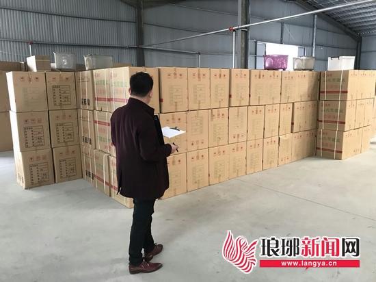 在仓库内,多派网络为即将到来的“双11”备足了5万单的货量。