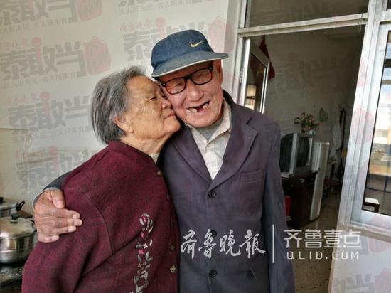 跨越60年,泰安兩位有情人,終于在一起了!