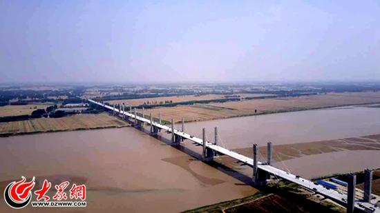 今年6月份，G106东明黄河公路大桥改造工程通车。网友薛海平摄