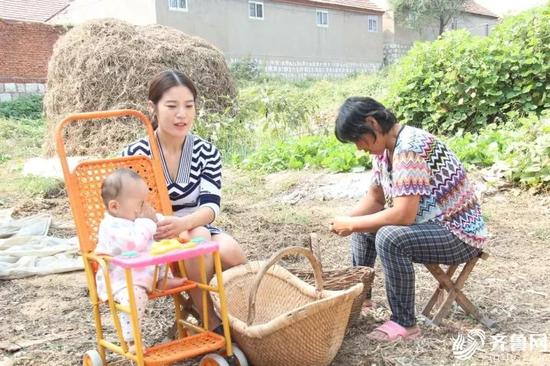 2016年9月，弟媳又生下第二个女儿，家庭的担子更重了。