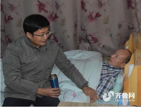 (精心照料生病的援友,使他们在离家万里之遥感到格外温暖)