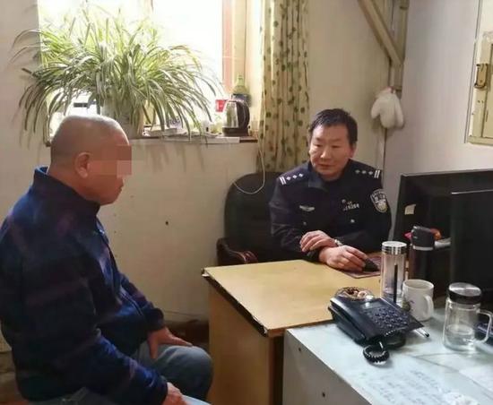 孟某看了監控后后悔不已。