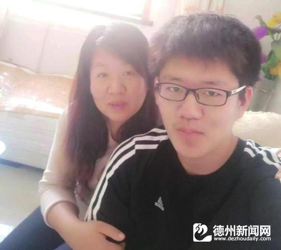 刘源与妈妈合照