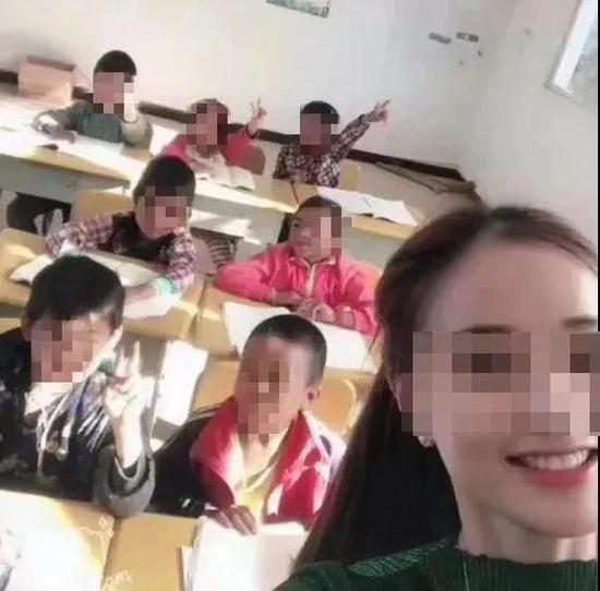 其實(shí)他是摳腳大漢。