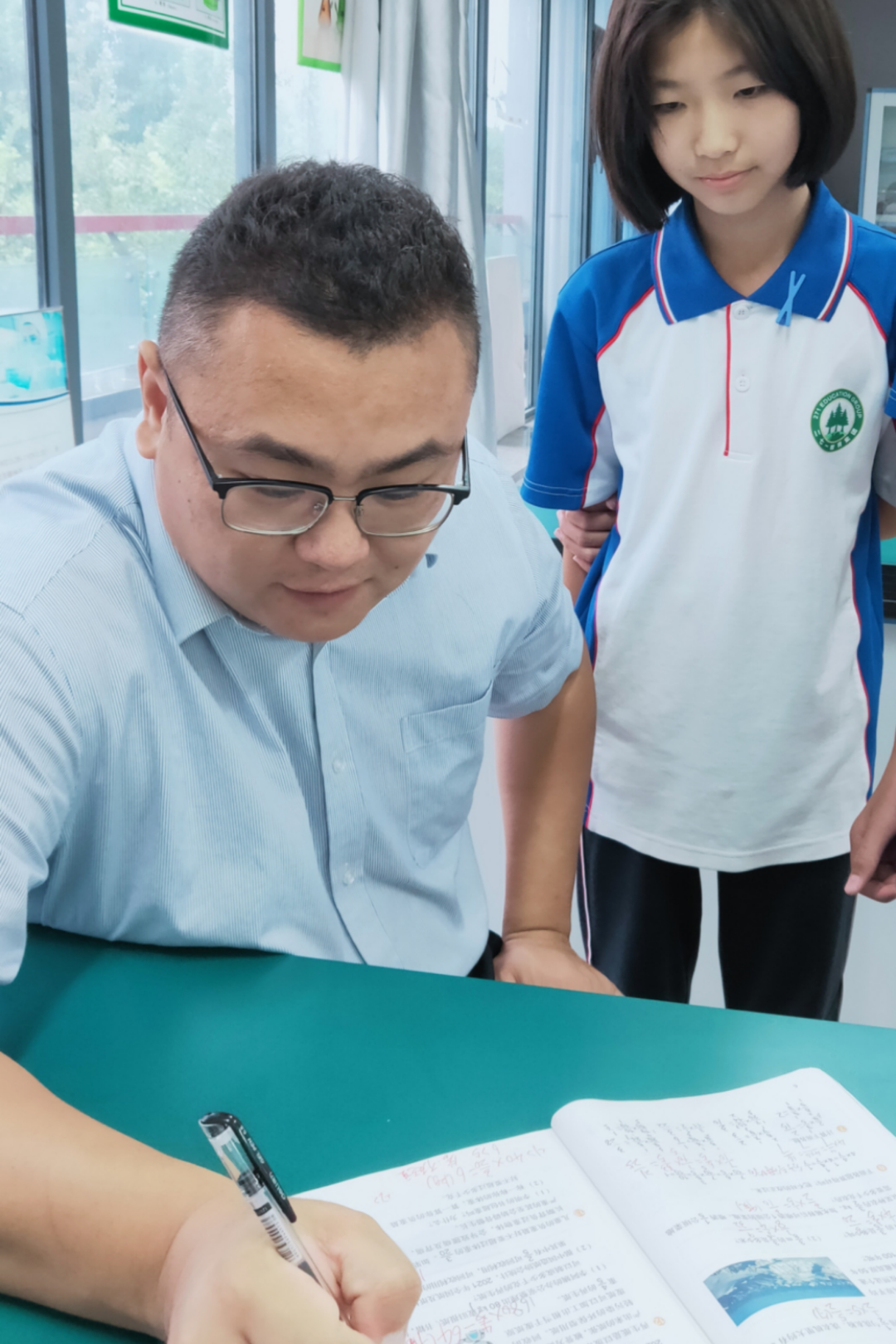2018年加入海达行知学校,现担任六年级十一班首席导师。
