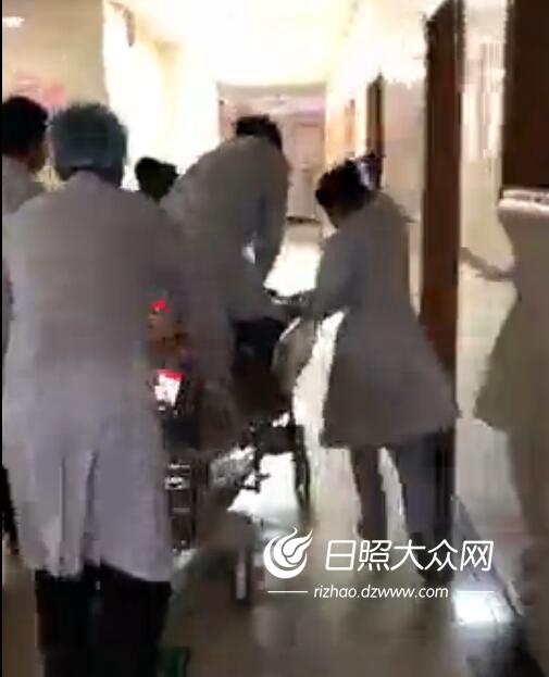 从CT室到急诊抢救室,医护人员全程都是跑着