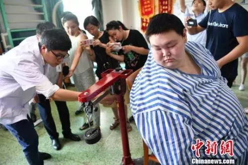 26歲的武漢小伙黃佳鑫