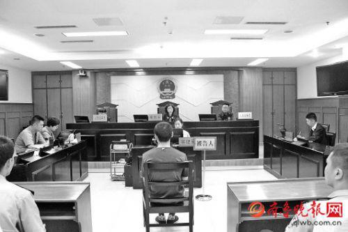 济南市市中区法院公开开庭审理徐某盗窃案并当庭宣判。 本报通讯员供图