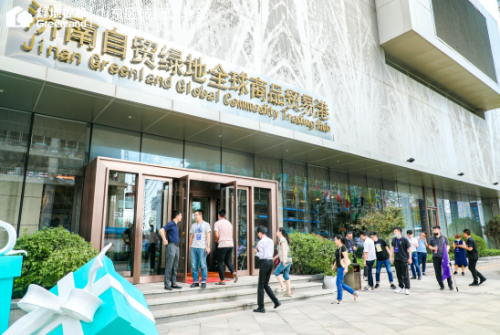 丨实拍图303米 城市新地标