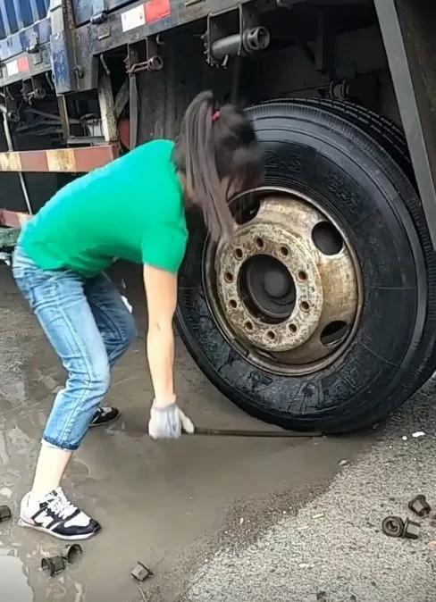 問她為什么這么拼