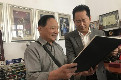 9月27日,74歲的張鴻武終于如愿以償“見(jiàn)”到了日思夜想的大哥。