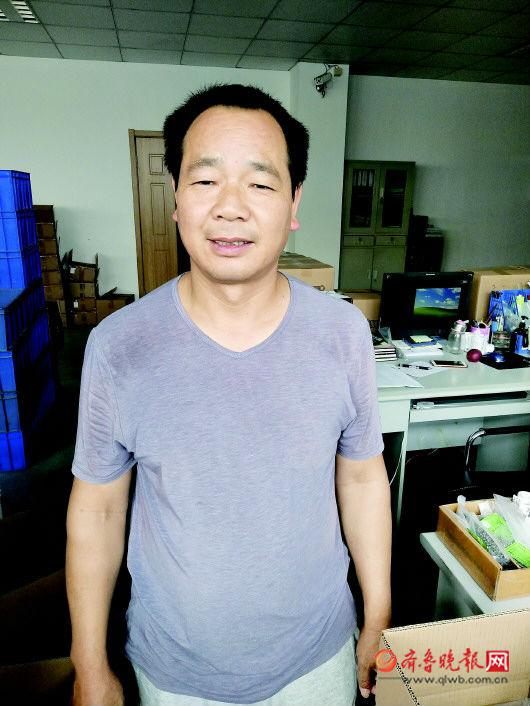 挺身而出勇救落水祖孫倆的“釣魚哥”王涵誠。