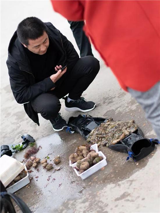 就在记者采访时,