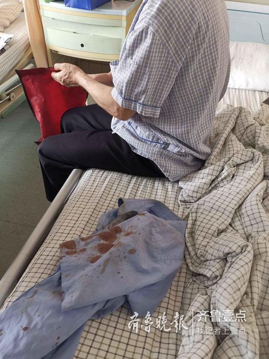 的哥深夜載客 與乘客起沖突被打骨折