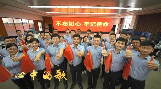 在前灣港區20萬噸級礦石碼頭.jpg