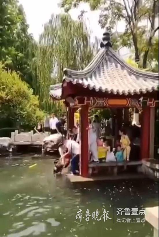 劉超救人瞬間。