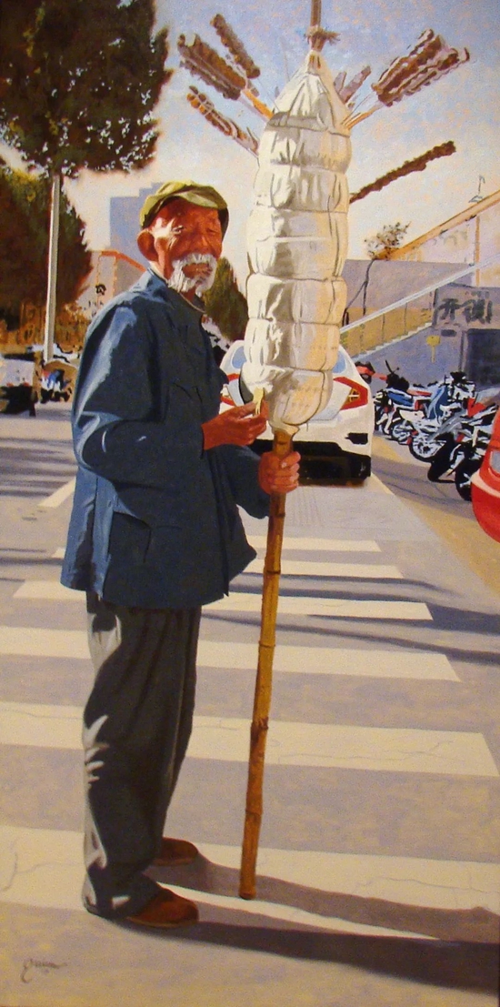 作品:《Bingtanghulu Street Vendor, Jinan, China》(72 inches × 36 inches)Oil on Canvas 《槟榔路街小贩,济南,中国》(72英寸X36英寸)布面油画