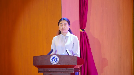 ▲2023年全国职业院校技能大赛一等奖、2023年山东省职业院校技能大赛一等奖“装配式建筑智能制造”赛项指导教师李静文发言