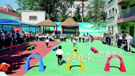 濟南一家幼兒園正在開展趣味活動。