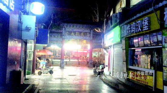 晚上10點的大觀園已經(jīng)靜悄悄。
