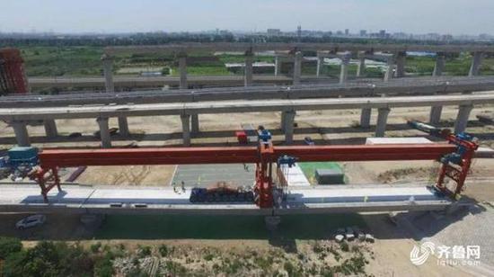 據了解,濰萊高鐵西起濰坊市,銜接在建濟青高鐵;