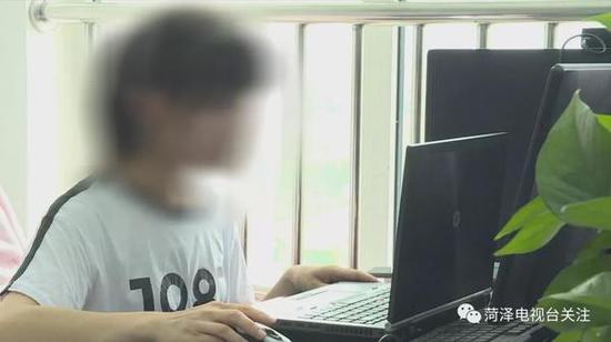 在交流群中,有老师带领开始玩那种投资赚钱的游戏,每一单可以挣多少钱。