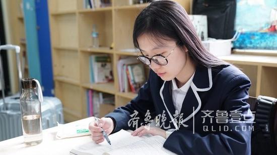 107个毕业生收到450多份通知书
