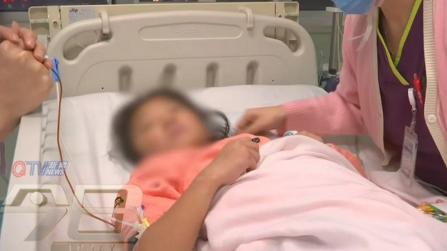 相關新聞鏈接:九歲女童高樓跌落住進ICU!雪上加霜的是,女孩爸爸遭遇欠薪!