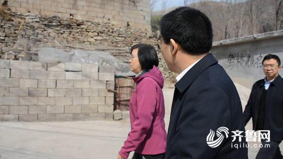 同時,當地衛生部門迅速調配力量,在鄢家峪村建起一處醫療服務點。