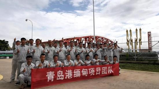 在港灣學院的教學樓里_副本.jpg