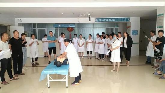 王浩屯人口_王浩屯许寺许新光照片(2)