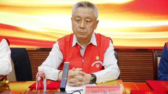 监事长陈建明主持会议
