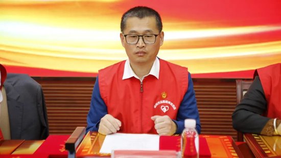 党总支副书记、副会长姜纪军做财务工作报告