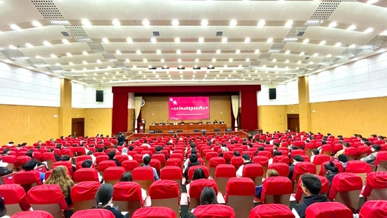 山东外事职业大学首届校园艺术节开幕式现场