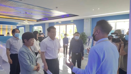  联合调研组与陈总现场交流