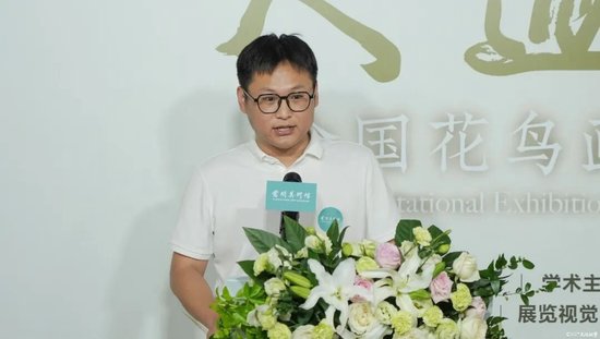 云间美术馆执行馆长 周龙致欢迎辞