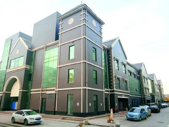 泉城旺角建成5年多一直没有开业。记者 程凌润 摄