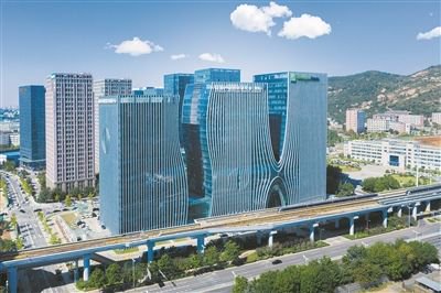与国家高端智能化家用电器创新中心比邻而居的山东产业技术研究院(青岛)大楼