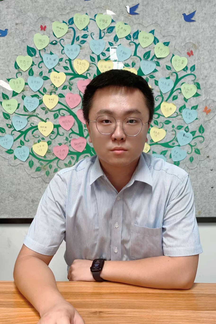 2019年加入海达行知学校,20年至今,一直承担首席导师工作,现担任五年级十四班首席导师。