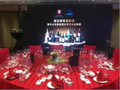 红酒晚宴开始前准备就绪