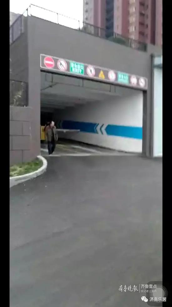 中建新悅城二期西車庫入口