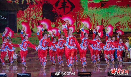 既有武术跑酷,又有风土民俗