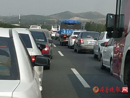 殷家林立交至津浦公铁立交区间行车缓慢,也是堵点