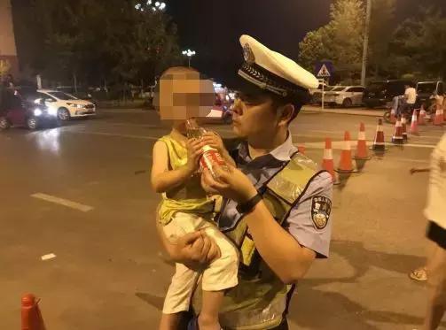 民警撥打車(chē)主電話(huà),無(wú)人接聽(tīng),