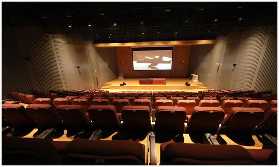 10月1日至10月7日每天兩場:上午場10:00、下午場14:00
