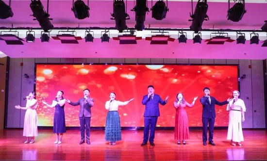 表演者:李冬平 郝全学 王丽娜 韩广钊 孟洪金 高雨悦 侯双凤 周晶