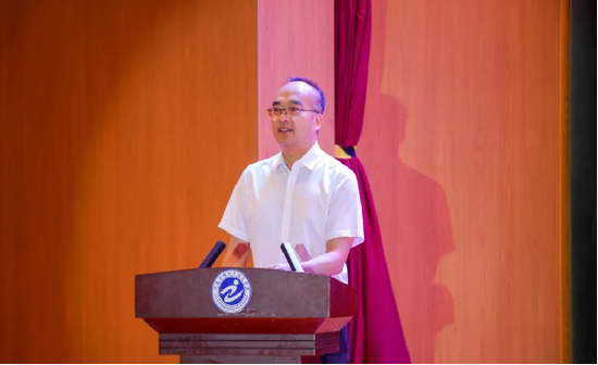 ▲校长吴学军讲话